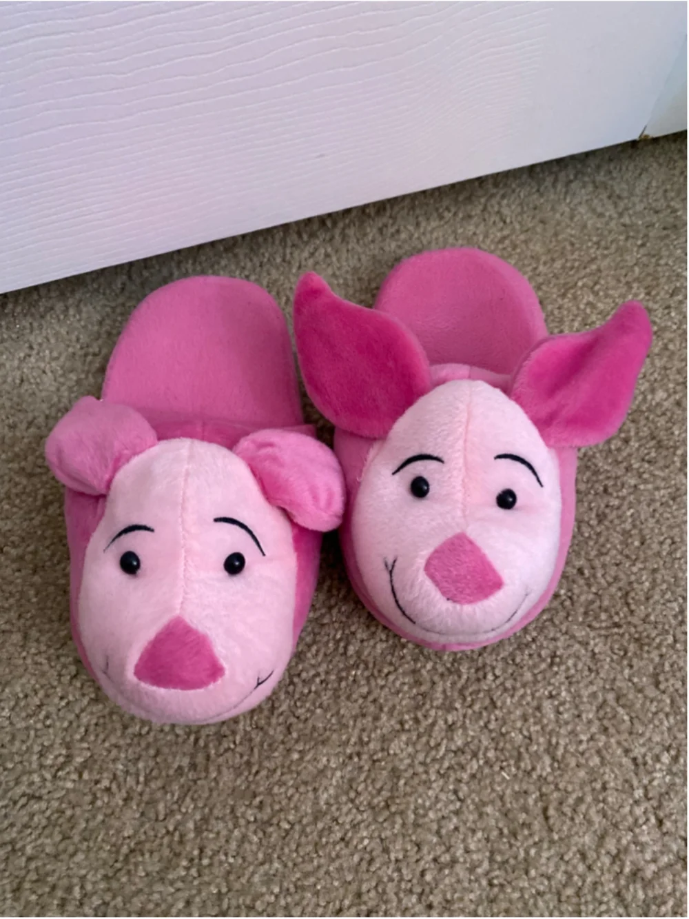 Women's Unbranded Piglet Character Slippers, Pink